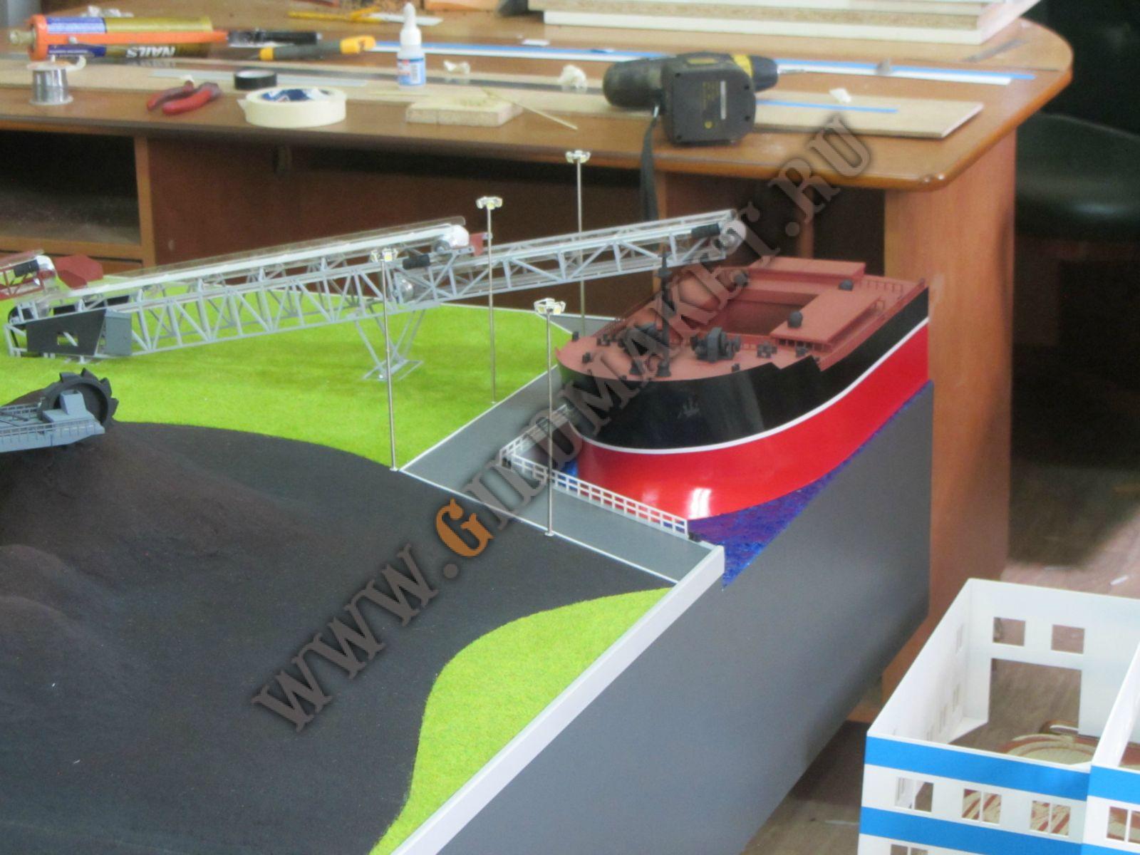 konvejer-lentochnyj-teleskopicheskij-pogruzka-porody-v-suhogruz-